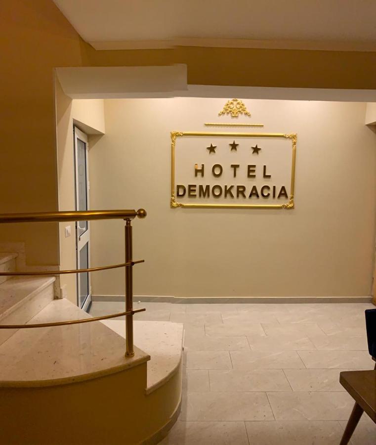 Hotel Demokracia Fushe-Arrez Dış mekan fotoğraf