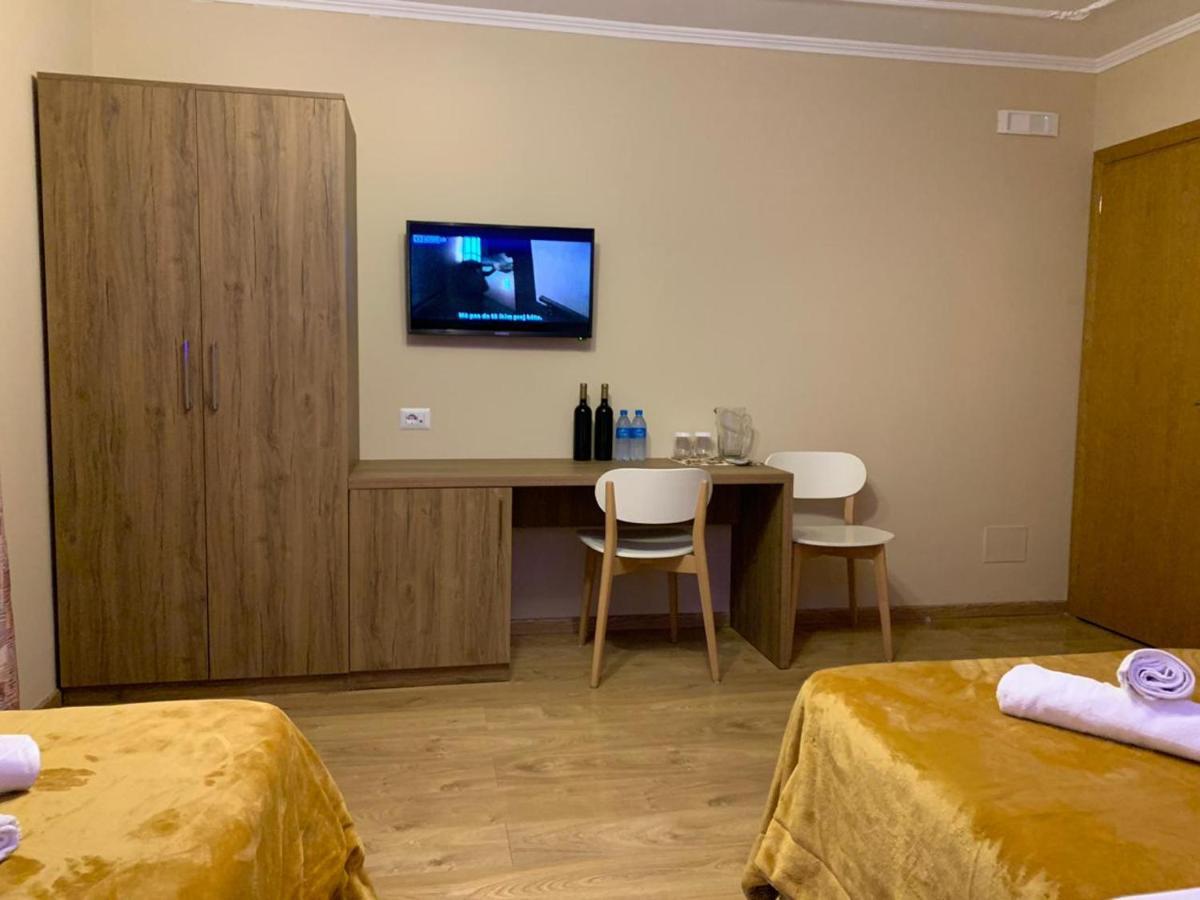Hotel Demokracia Fushe-Arrez Dış mekan fotoğraf