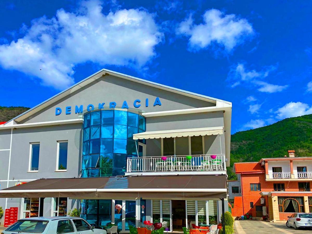 Hotel Demokracia Fushe-Arrez Dış mekan fotoğraf
