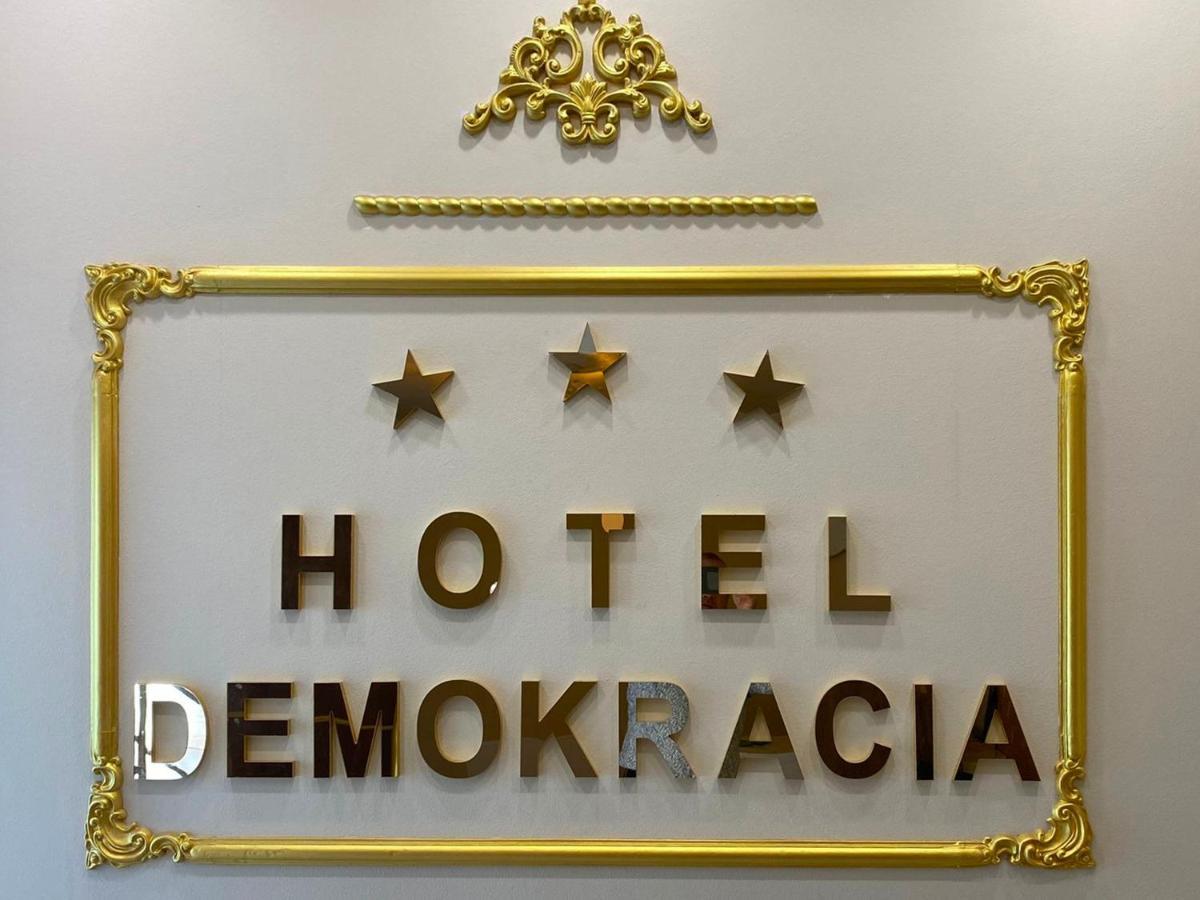 Hotel Demokracia Fushe-Arrez Dış mekan fotoğraf