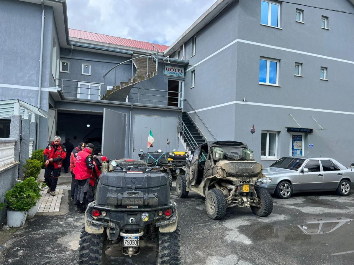 Hotel Demokracia Fushe-Arrez Dış mekan fotoğraf