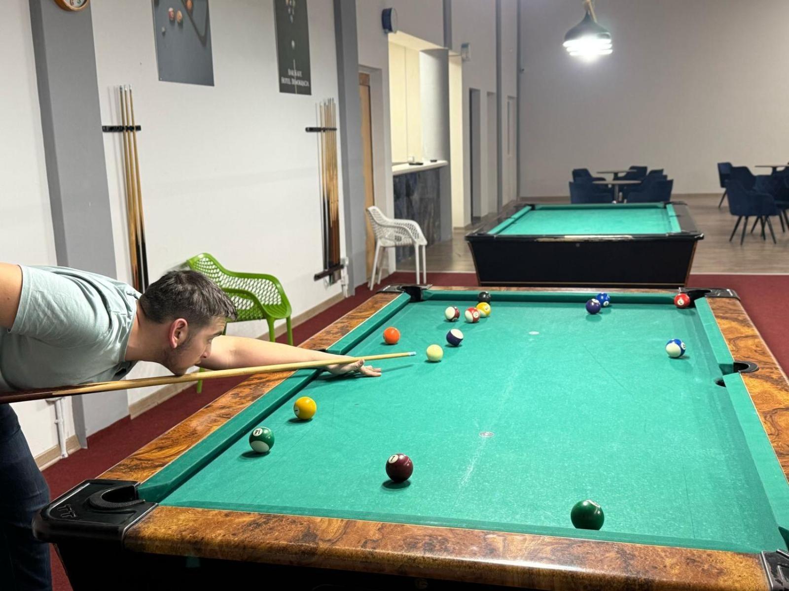 Hotel Demokracia Fushe-Arrez Dış mekan fotoğraf